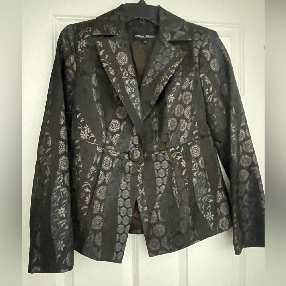 Elegant Black and Silver Blazer
